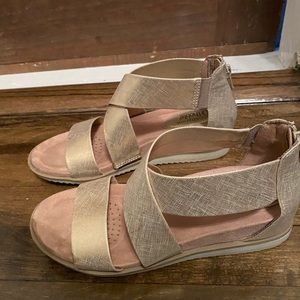 Croft and Barrow Ortholite sandals